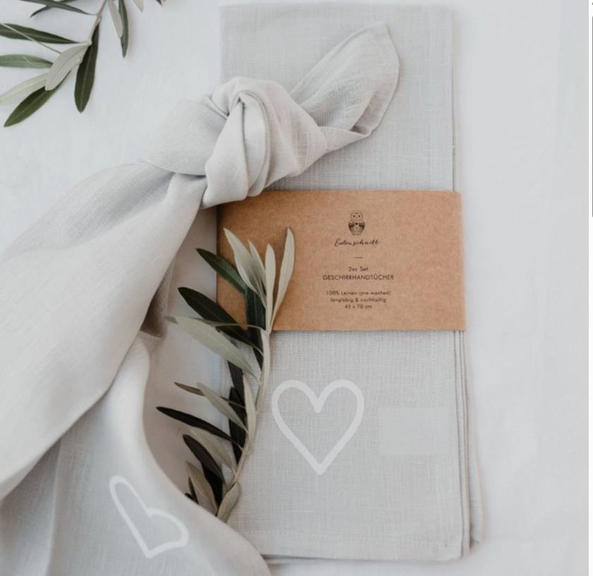 Set Of 2 Heart Linen Tea Towels
